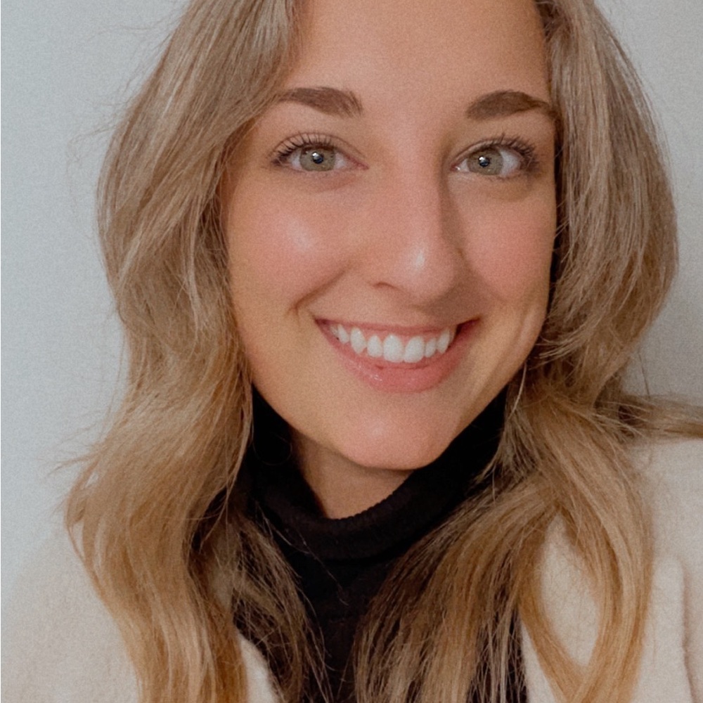 Meet your Posher, Holly